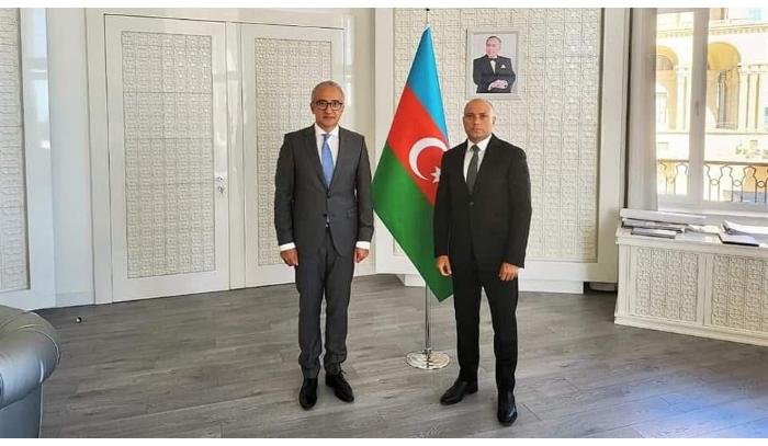 Mədəniyyət naziri Anar Kərimovla ölkəmizdə səfərdə olan, hazırda Almaniyada yaşayan İrəvan xanının nəslindən olan Əmir Əli Sərdari İrəvani arasında görüş keçirilib.