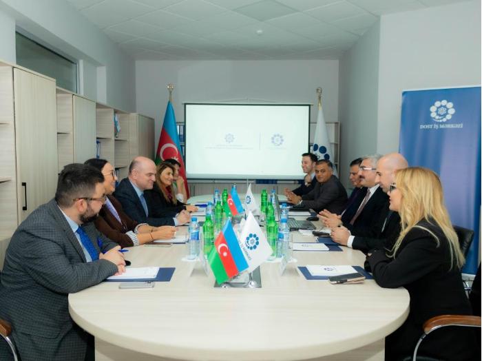 Əmək və Əhalinin Sosial Müdafiəsi Nazirliyinin tabeliyindəki DOST İş Mərkəzində Nazirlik yanında İctimai şura ilə görüş olub.