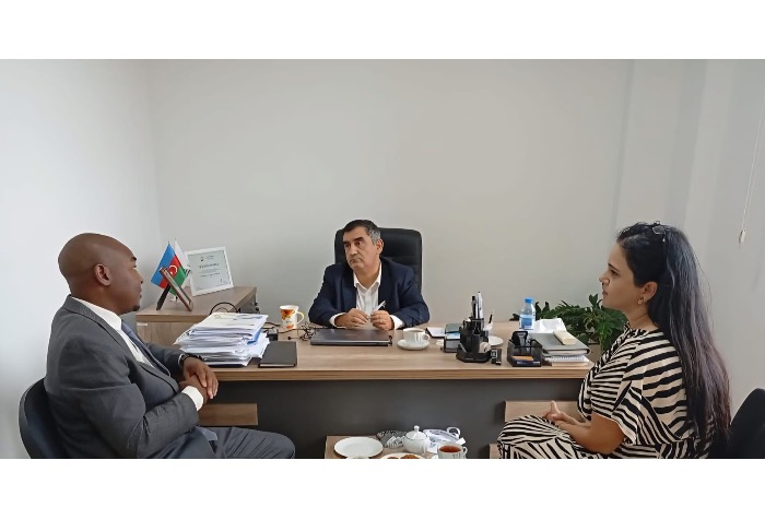 Zimbabve Gənclər səfiri Abiel Maware Azərbaycan Milli QHT Forumunun fəaliyyəti ilə tanış olub